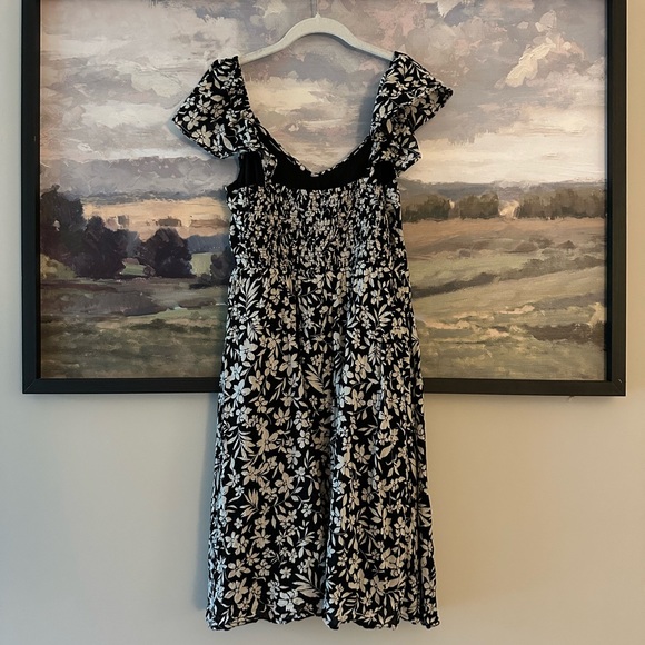 Old Navy Ruffled sundress - Picture 5 of 7